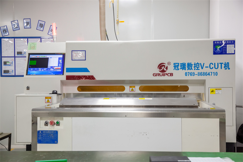12、數(shù)控V-CUT機.jpg
